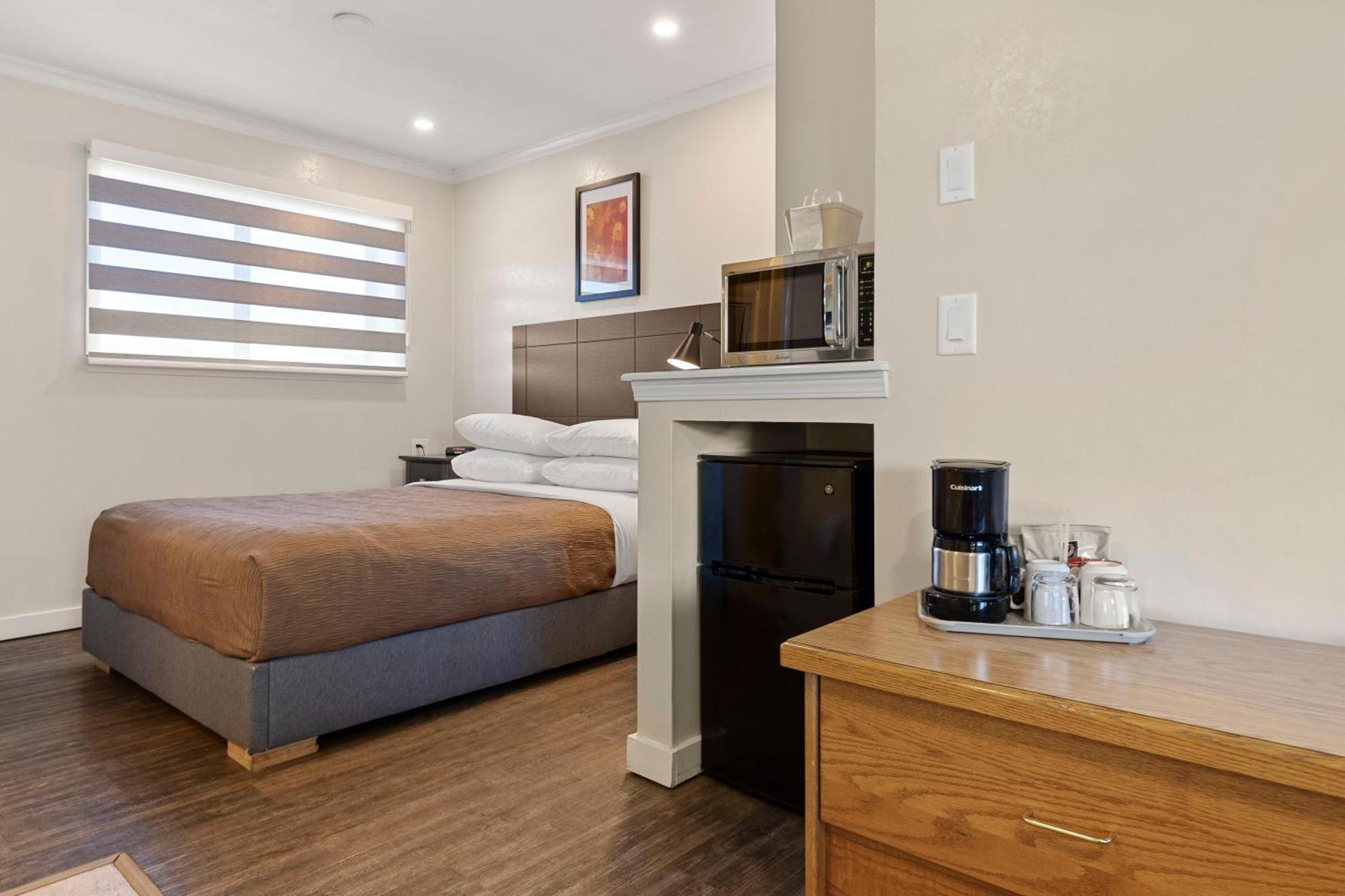 Oasis Inn Kelowna Eksteriør billede